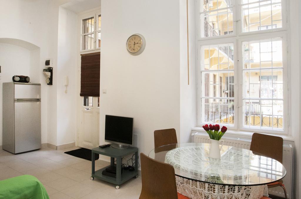 Carolyn Apartman In The Old City Appartement Boedapest Buitenkant foto